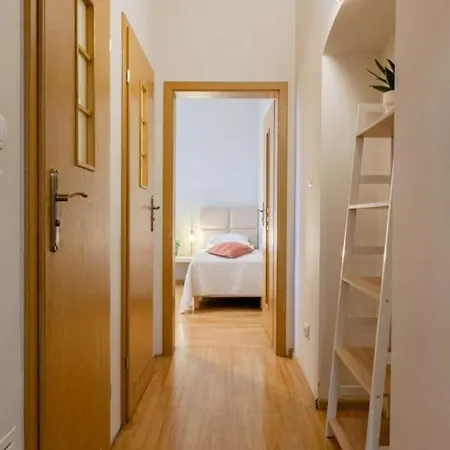 Castle View Krasinskiego Avenue