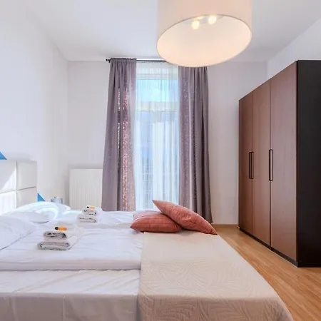 Castle View Krasinskiego Avenue